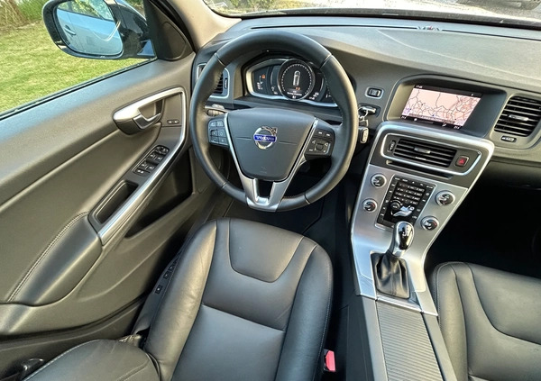 Volvo V60 Cross Country cena 71900 przebieg: 72300, rok produkcji 2018 z Garwolin małe 436